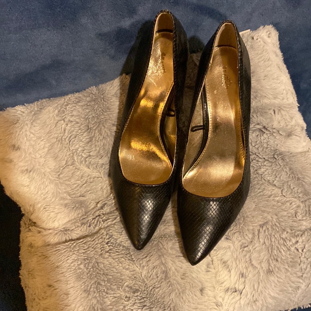Black heels